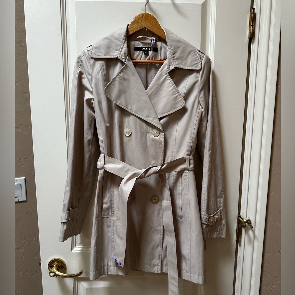 DKNY Women's Classic Tan Trench Coat